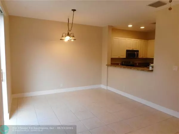 Coral Springs, FL 33065,2571 Riverside Dr  #2571