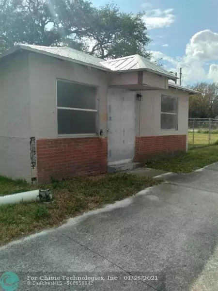 1009 Avenue D, Fort Pierce, FL 34950