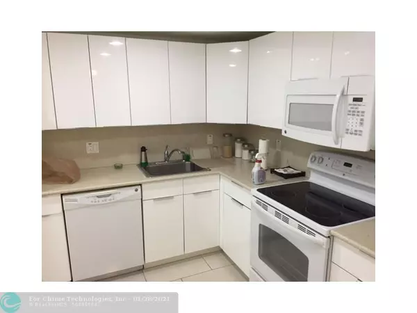 933 Cypress Grove Dr  #201, Pompano Beach, FL 33069