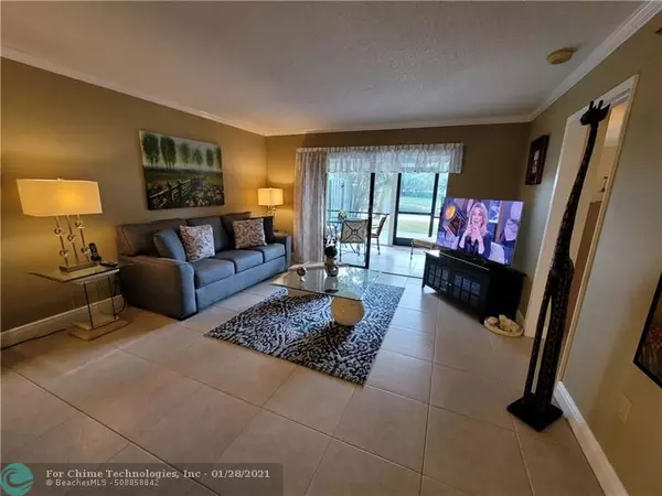 Pompano Beach, FL 33069,2240 N Cypress Bend Dr  #106