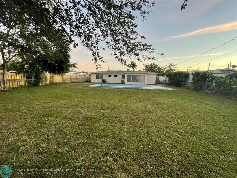 811 NW 39th St, Oakland Park, FL 33309