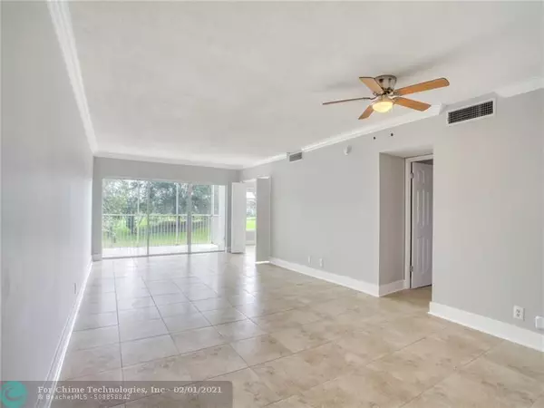 Pompano Beach, FL 33069,3300 N Palm Aire Dr  #205