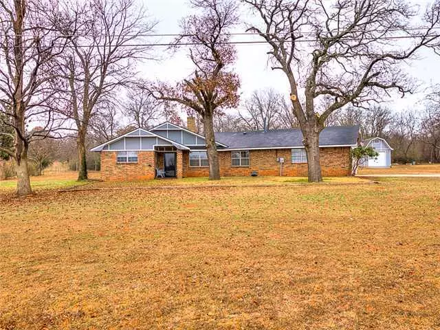 240 N King Avenue, Midwest City, OK 73130