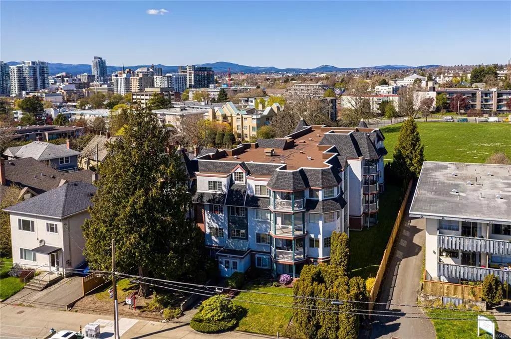 Victoria, BC V8V 3L2,1220 Fort St #303