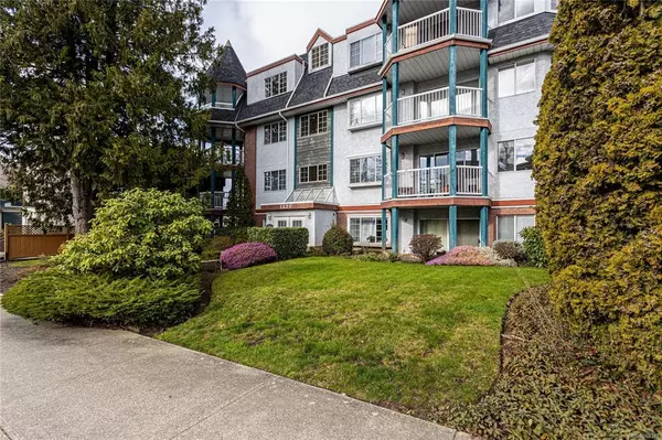 Victoria, BC V8V 3L2,1220 Fort St #303