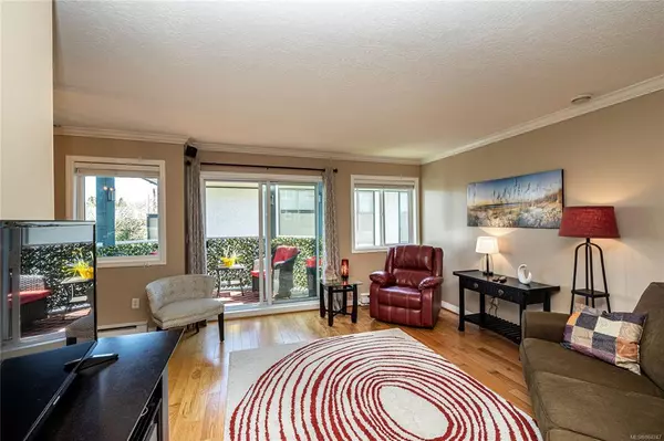 Victoria, BC V8V 3L2,1220 Fort St #303