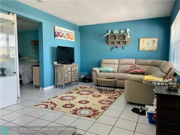 Pompano Beach, FL 33062,3212 NE 8th Ct  #14