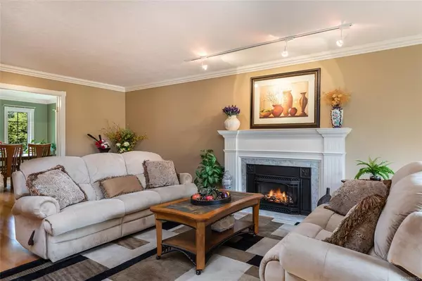 Oak Bay, BC V8R 6L6,3100 Beach Dr