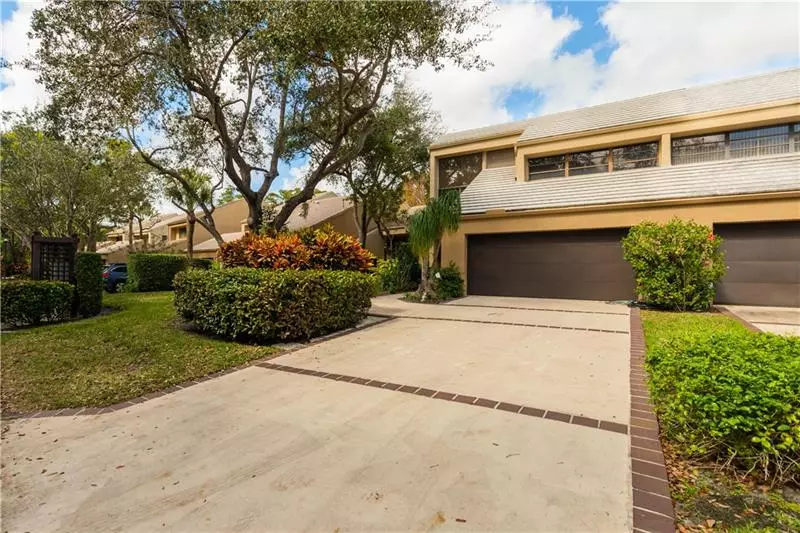 Boca Raton, FL 33486,715 Saint Albans Dr  #715