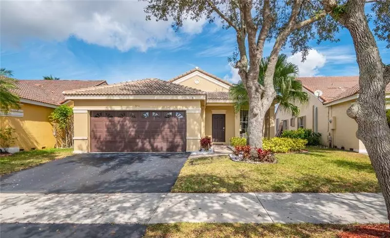 Weston, FL 33326,931 Falling Water Rd