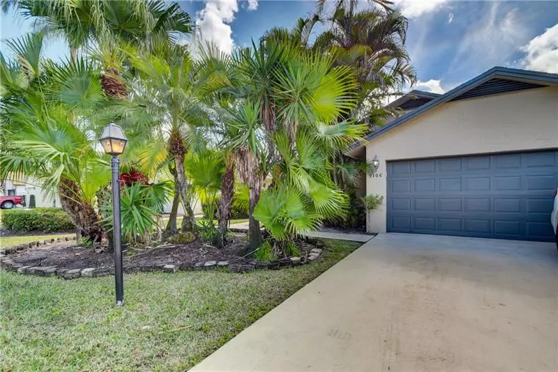 9106 Chatsworth Cascades, Boca Raton, FL 33434