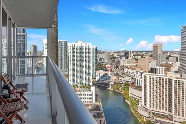 Miami, FL 33131,475 Brickell Ave  #3715