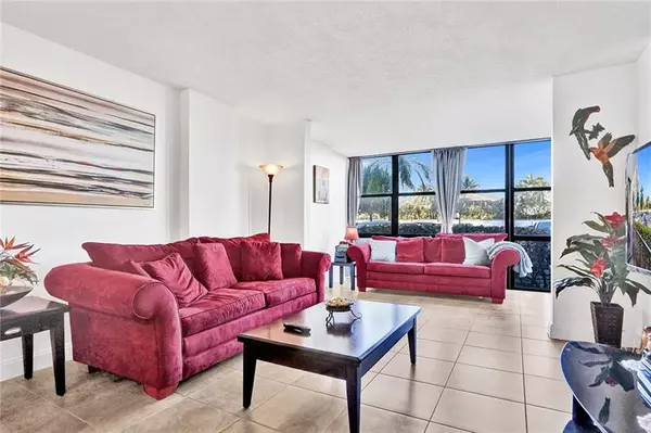 Hallandale Beach, FL 33009,1000 Parkview Dr  #117