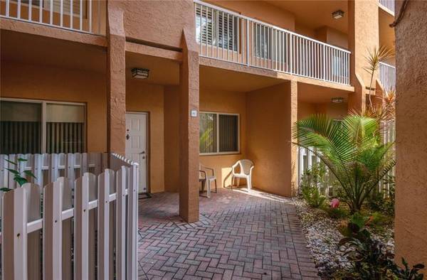 7715 Yardley Dr  #110, Tamarac, FL 33321