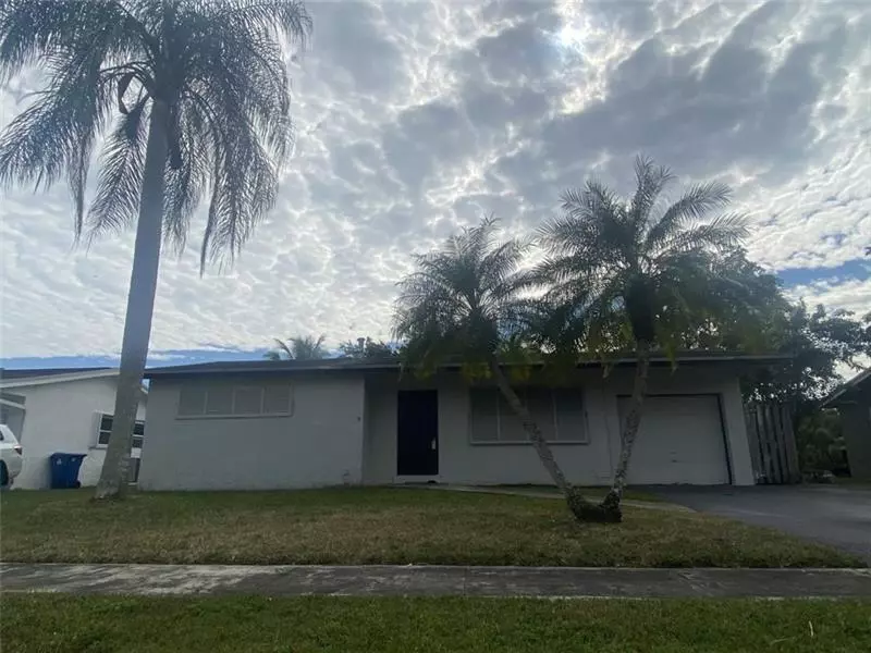 11470 NW 45th Pl, Sunrise, FL 33323