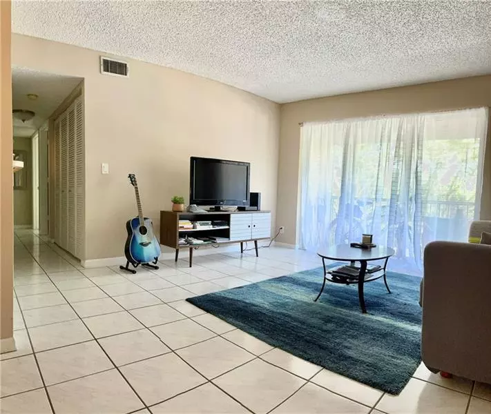 Delray Beach, FL 33446,13791 Oneida Dr  #D2