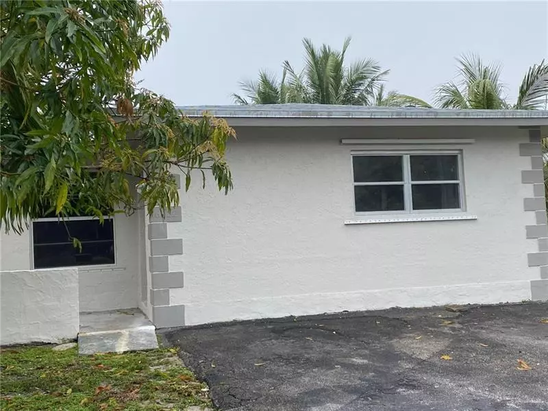 6822 SW 18th Ct, North Lauderdale, FL 33068