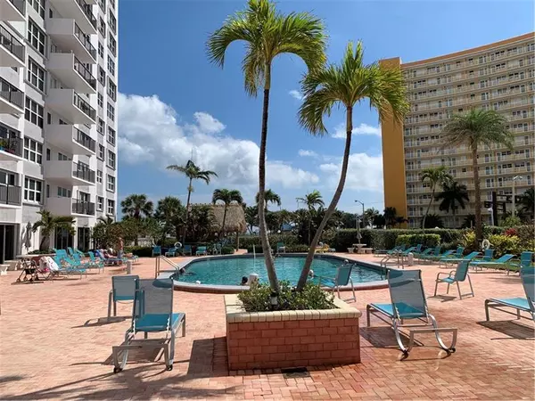 Pompano Beach, FL 33062,405 N Ocean Blvd  #1708