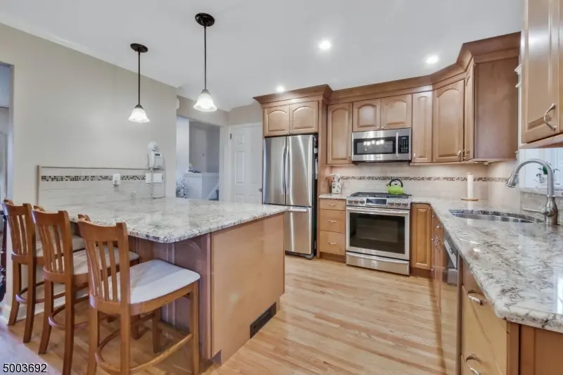 64 DALEBROOK RD, Bloomfield Twp., NJ 07003