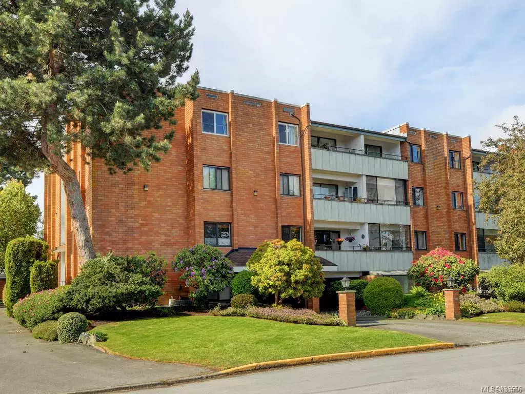 Esquimalt, BC V9A 2T7,853 Selkirk Ave #301