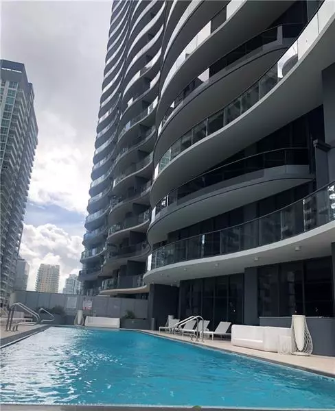 Miami, FL 33131,1000 Brickell Plaza  #3407