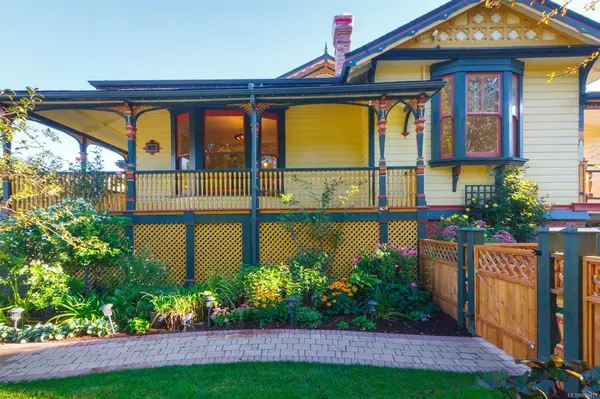 224 Superior St #3, Victoria, BC V8V 1T3