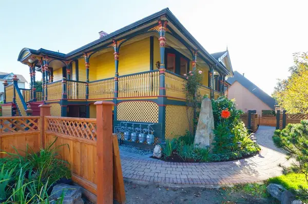 224 Superior St #3, Victoria, BC V8V 1T3