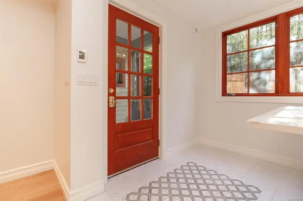 224 Superior St #3, Victoria, BC V8V 1T3