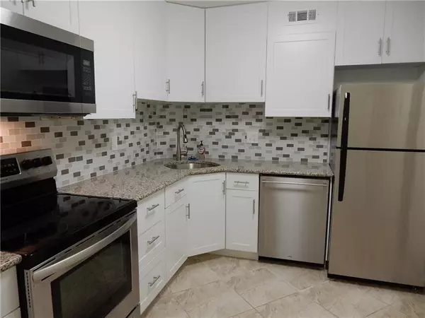 Wilton Manors, FL 33305,124 NE 19th Ct  #202-B