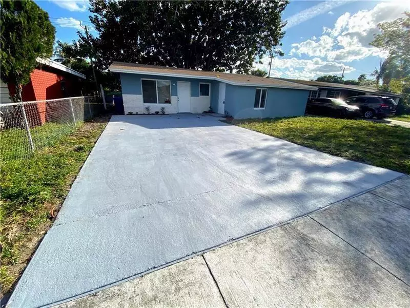 2720 NW 2nd St, Pompano Beach, FL 33069