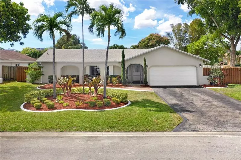 2726 NW 98th Ter, Coral Springs, FL 33065