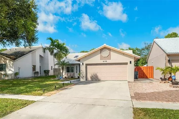 Lake Worth, FL 33463,6128 Strawberry Lakes Cir