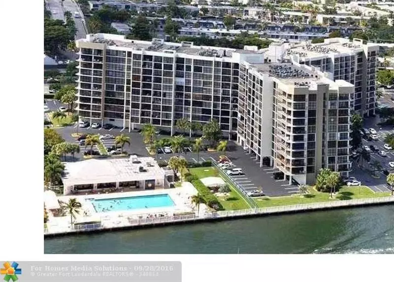 Hallandale Beach, FL 33009,600 Parkview Dr  #802