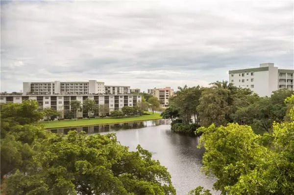 2240 N Cypress Bend Dr  #608, Pompano Beach, FL 33069