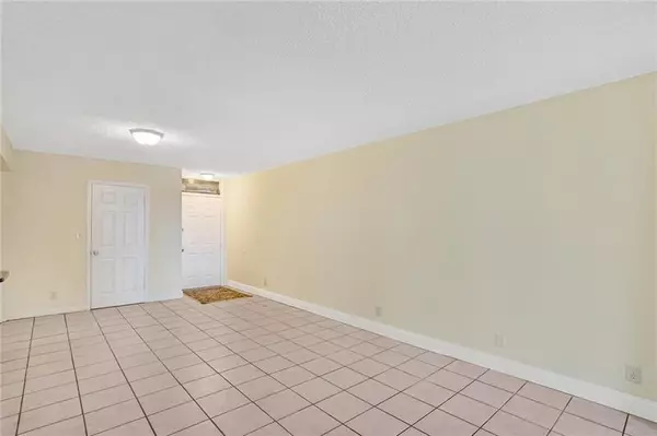 Oakland Park, FL 33309,212 Lake Pointe Dr  #109