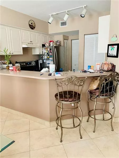 Coral Springs, FL 33067,6402 W Sample Rd  #6402