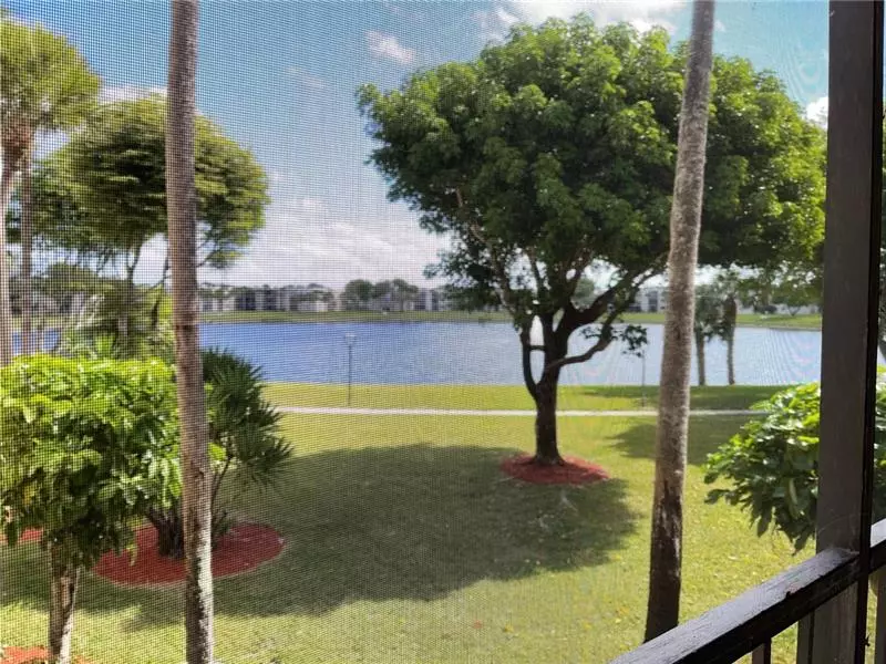 5250 Las Verdes Cir  #210, Delray Beach, FL 33484