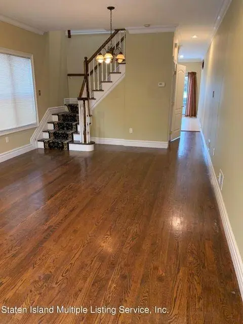 85 Crispi LN, Staten  Island, NY 10308