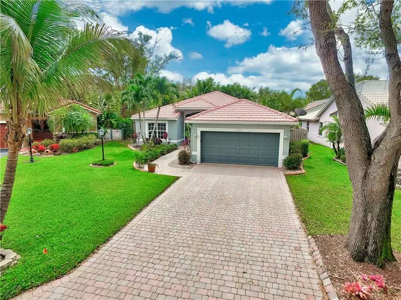 5726 NW 48th Ct, Coral Springs, FL 33067