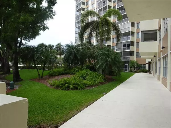 Coral Springs, FL 33065,10777 W Sample Rd  #315