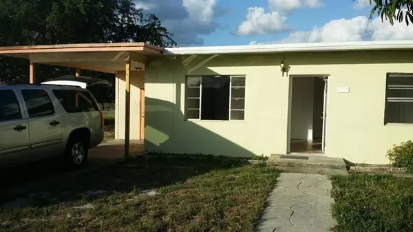 918 NW 1st St, Boynton Beach, FL 33435