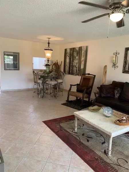 Sunrise, FL 33322,9541 Sunrise Lakes Blvd  #209