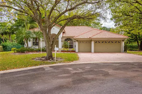 8548 NW 45th St, Coral Springs, FL 33065