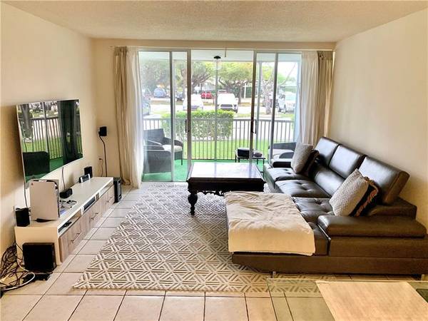 Miami, FL 33179,1780 NE 191st St  #104-2