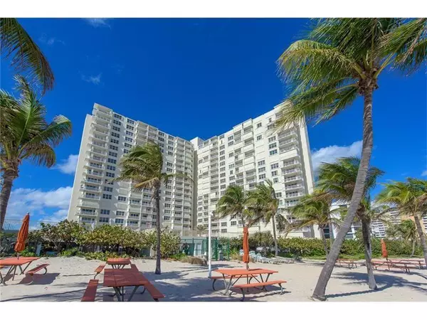 Pompano Beach, FL 33062,750 N Ocean Blvd  #606