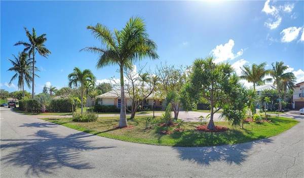 566 NE Spanish Trl, Boca Raton, FL 33432