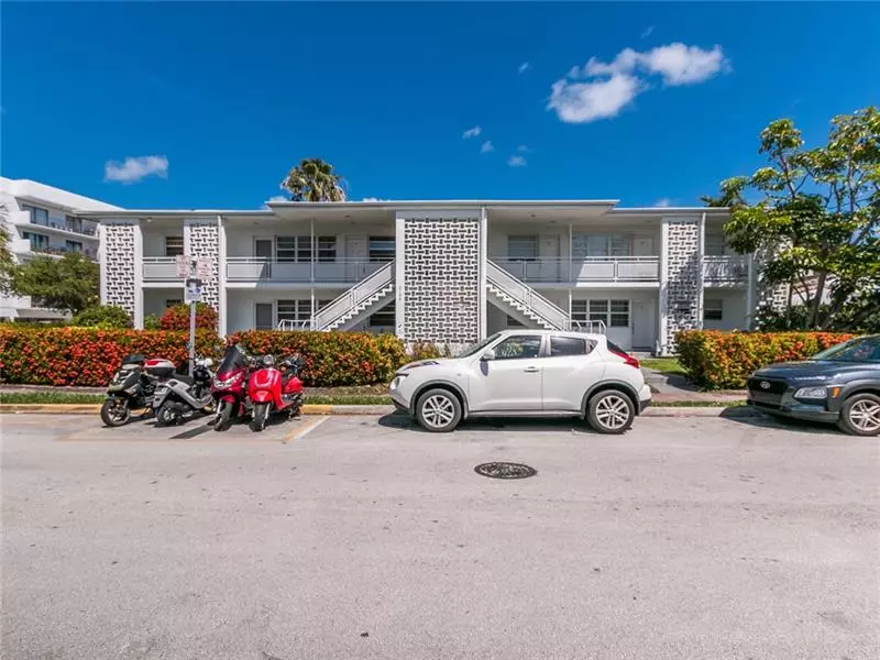 Miami Beach, FL 33141,2195 Bay Dr  #6