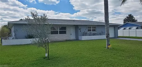 123 W Lake DR, Lehigh Acres, FL 33936