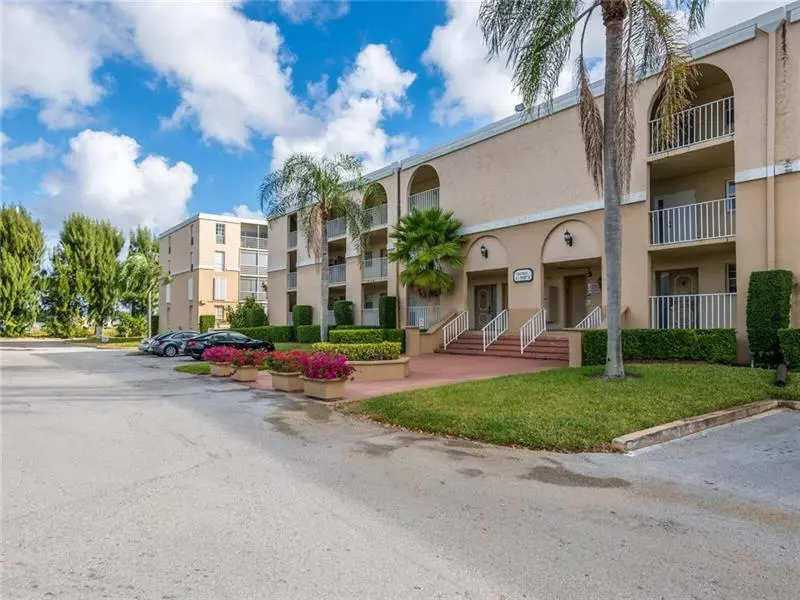 661 N University Dr  #204C, Pembroke Pines, FL 33024