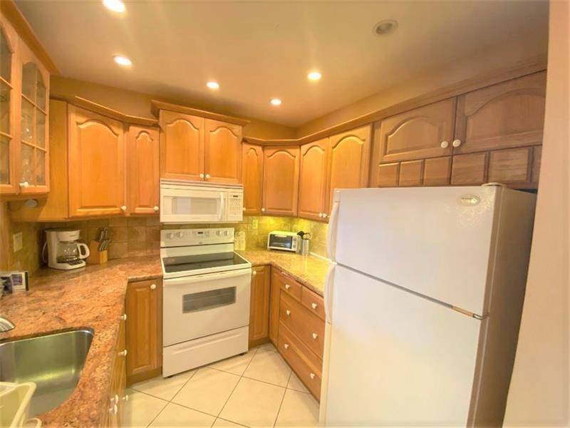 3500 NW 48th Ave #601, Lauderdale Lakes, FL 33319